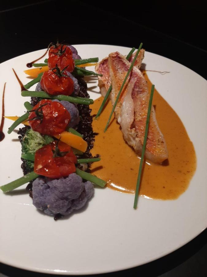 Hotel-Restaurant Le Lion D'Or 포렌트루이 외부 사진