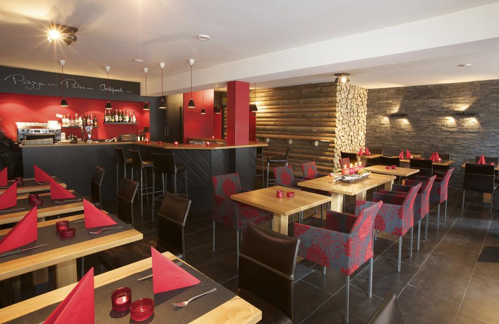 Hotel-Restaurant Le Lion D'Or 포렌트루이 외부 사진